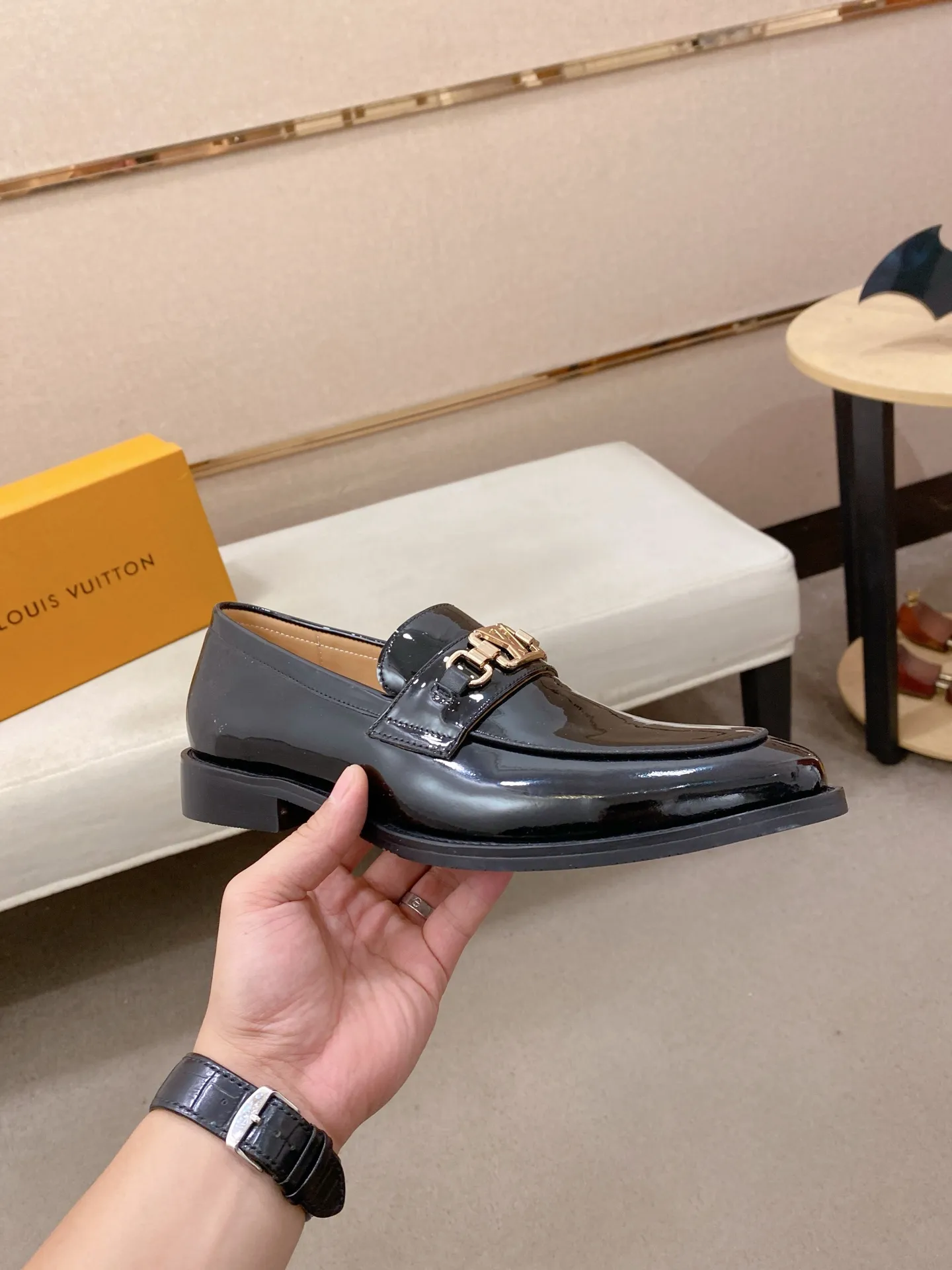 Men's men's shoes 💰 520💰⚡️New models on the market⚡️ Louis Vuitton (Louis Vuitton/LV) casual, business formal wear! Made with pure Italian craftsmanship, the upper is made of first-layer cowhide, which is full of texture! The lining is cowhide and the original rubber leather shoe outsole. The style is atmospheric and comfortable! Positive code 38-44